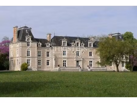 imposant château du xixe siècle avec maison de gardien  à seulement 20 minutes de...