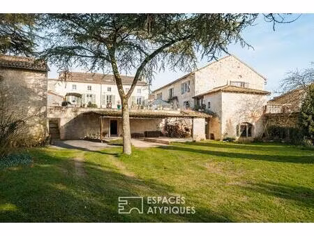 demeure du xviiie siècle  véritable cabinet de curiosités