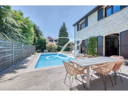 vente maison 8 pièces 225.88 m² à le mesnil-le-roi (78600)  1 850 000 €