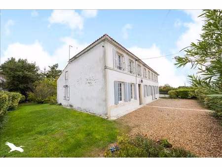 vente maison 9 pièces 300 m² à chaillevette (17890)  649 900 €