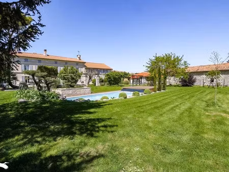 vente maison 9 pièces 317 m² à val des vignes (16250)  596 790 €