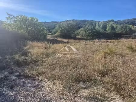 terrain à bâtir de 1058 m²