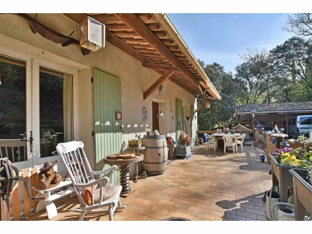 spacieuse maison p13 d'env. 254m2 sur terrain d'env. 5163m2