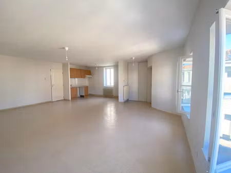 vente appartement 4 pièces 90 m² à riom (63200)  149 000 €