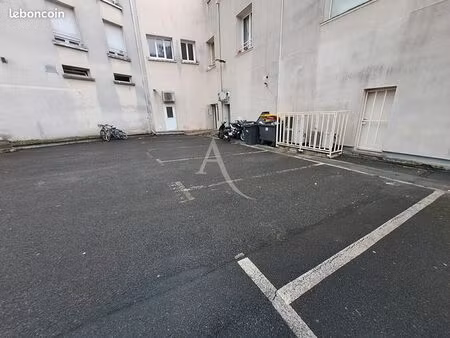 parking/box 12 pièces 1838 m² arpajon