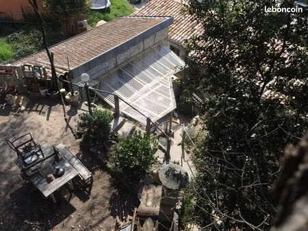 studio 21 m2 terrain 400m2