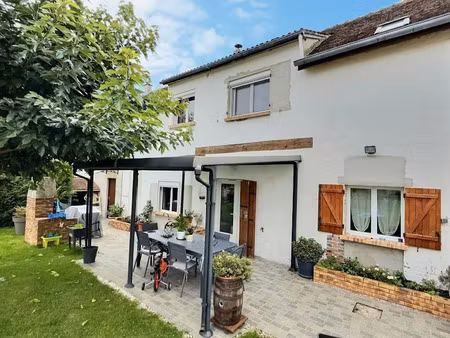 vente maison 7 pièces 163 m² à longueville (77650)  211 000 €