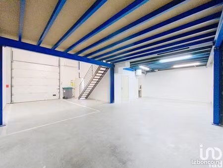 local 183 m² varennes-jarcy