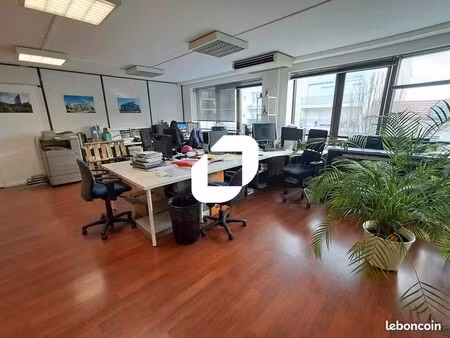 bureau 149 m²