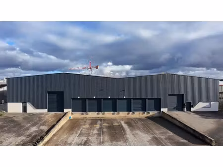 bâtiment indépendant 2000 m² - meyzieu