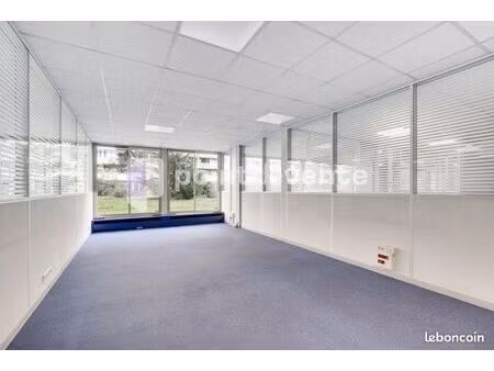 bureaux 800 m²