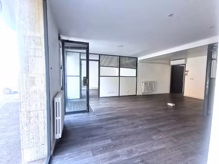 murs commerciaux  77m2 avec cave