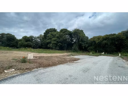 terrain auray/brech 447 m2