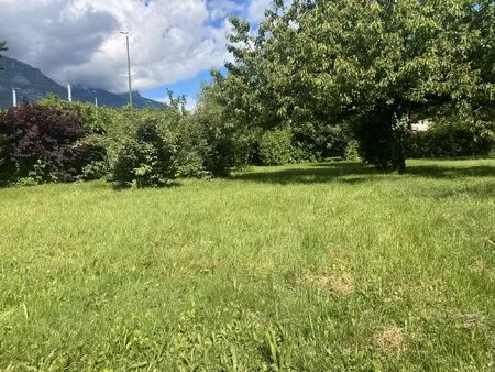 terrain plat à saint egreve