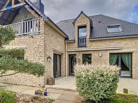 guidel  maison familiale avec vie de plain pied   piscine et grand sous-sol