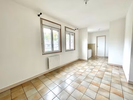 location appartement 2 pièces 35.95 m² à les andelys (27700)  510 €