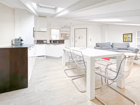 atypique t3 au 4ème et dernier étage de 54 41m2 + 42m2 hors carrez