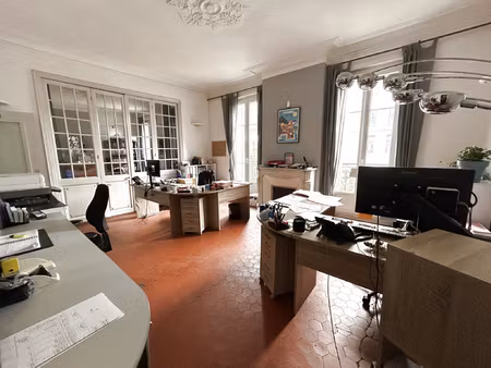 toulon centre haute ville : appartement 211 m2 usage habitat