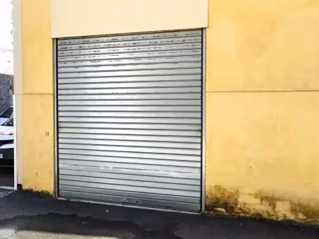 a louer local industriel / entrepot + bureau 356 m² - nice ouest madeleine