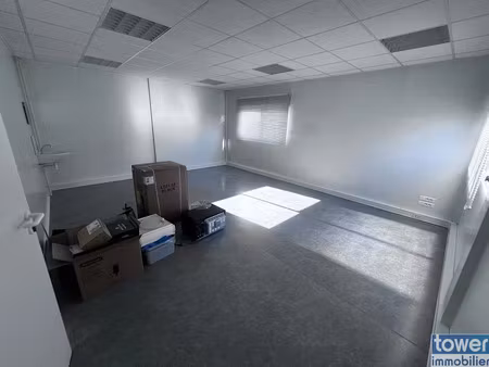 location locaux professionnels 0 pièces 29 m² à malemort-sur-corrèze (19360)  665 €