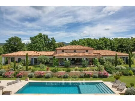 aups - maison contemporaine de plain-pied au calme absolu