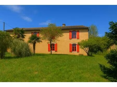 demeure de caractère avec vue panoramique sur les pyrénées + dépendance aménageable