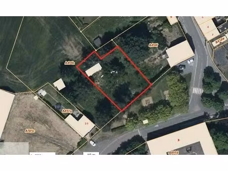 beau terrain a batir (798m²)