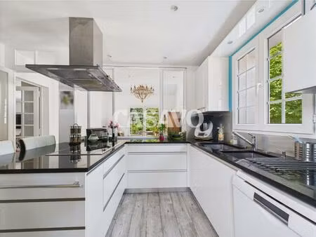 vente maison 8 pièces de 263m² - 44680 sainte-pazanne