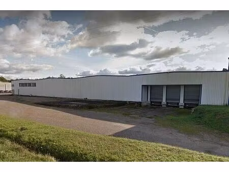 location entrepôt / local d'activités coutras 6 780 m²