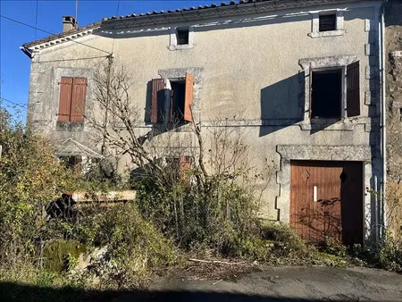 vente maison 6 pièces 130 m² à rouzède (16220)  61 325 €