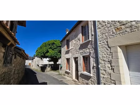 vente maison 4 pièces 77 m² à azerat (24210)  75 684 €