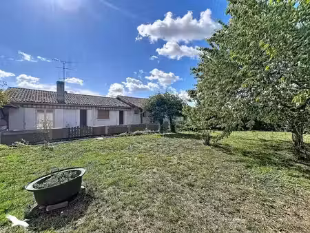 vente maison 9 pièces 245 m² à agmé (47350)  99 000 €