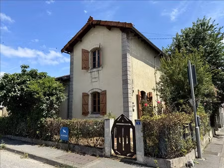 vente maison 5 pièces 90.4 m² à saint-girons (09200)  118 800 €