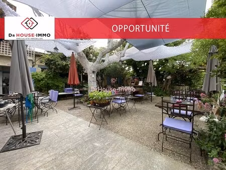 ensemble immobilier avec commerce