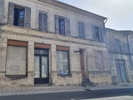 vente maison 7 pièces 245 m² à montlieu-la-garde (17210)  145 800 €