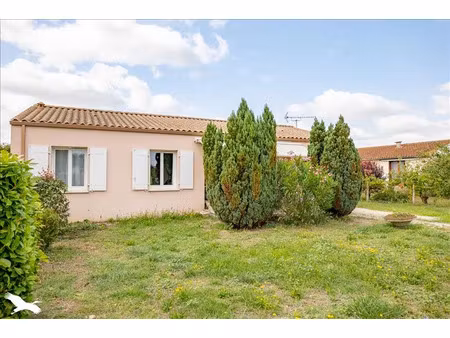 vente maison 4 pièces 81 m² à prignac (17160)  181 050 €