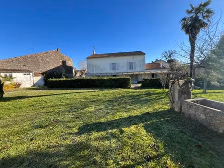 vente maison 7 pièces 160 m² à loulay (17330)  139 750 €