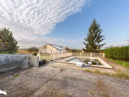 vente maison 4 pièces 166 m² à saint-vivien-de-blaye (33920)  233 200 €