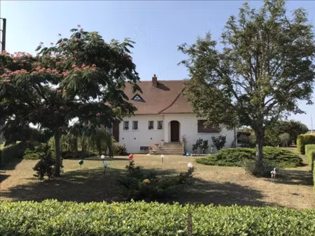 vente maison 8 pièces 160 m² à jussy-champagne (18130)  191 700 €