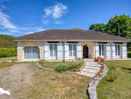 vente maison 5 pièces 107 m² à vitrac (24200)  246 000 €