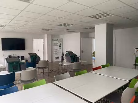 location bureau 317 m² à guipavas (29490)