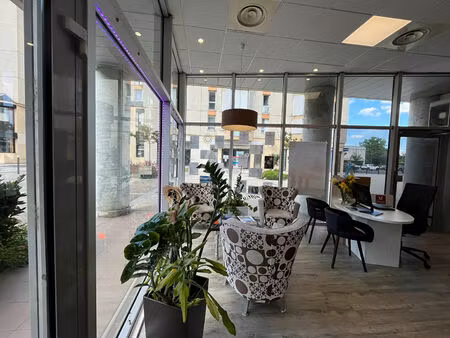 location commerce 2 pièces 56 m² à colomiers (31770)