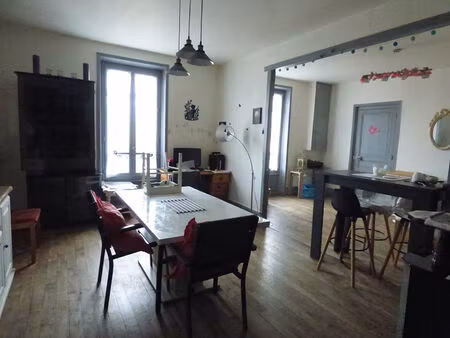 appartement au 2eme avec terrasse