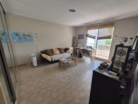 vente appartement 2 pièces 46m2 toulon 83000 - 44000 € - surface privée