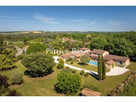 en région occitanie  entre toulouse et montauban  une maison  son cabinet  son...