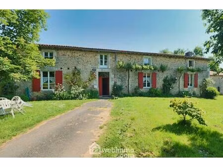 longère - 295m² - sommières-du-clain