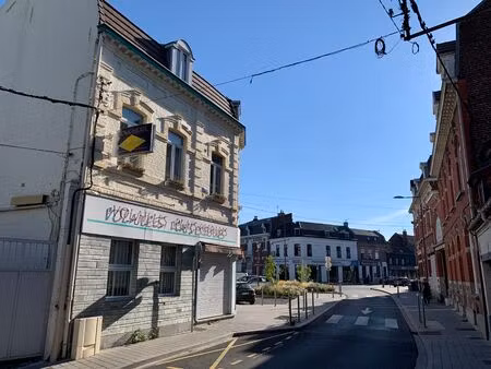t2 à rénover avec terrasse
