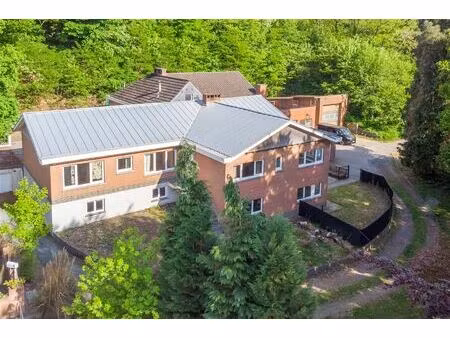 commercieel te koop in huldenberg met 8 slaapkamers