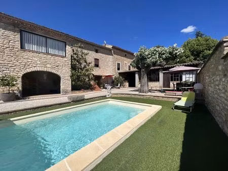 mas de village avec piscine