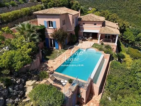 vente maison 6 pièces 235 m² cavalaire-sur-mer (83240)